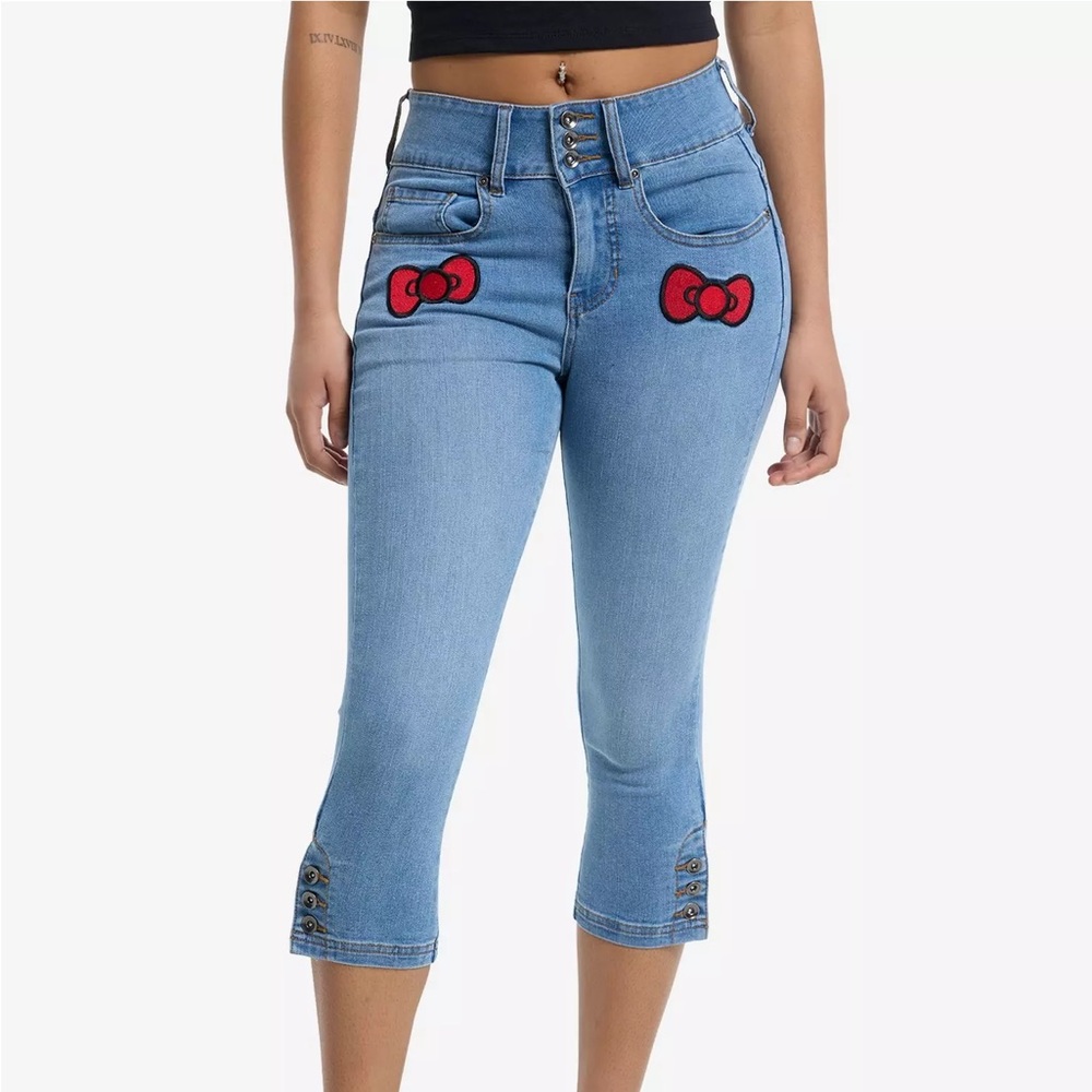 Hello Kitty Embroidered Denim Capri Pants Hot Topic‎ Sanrio